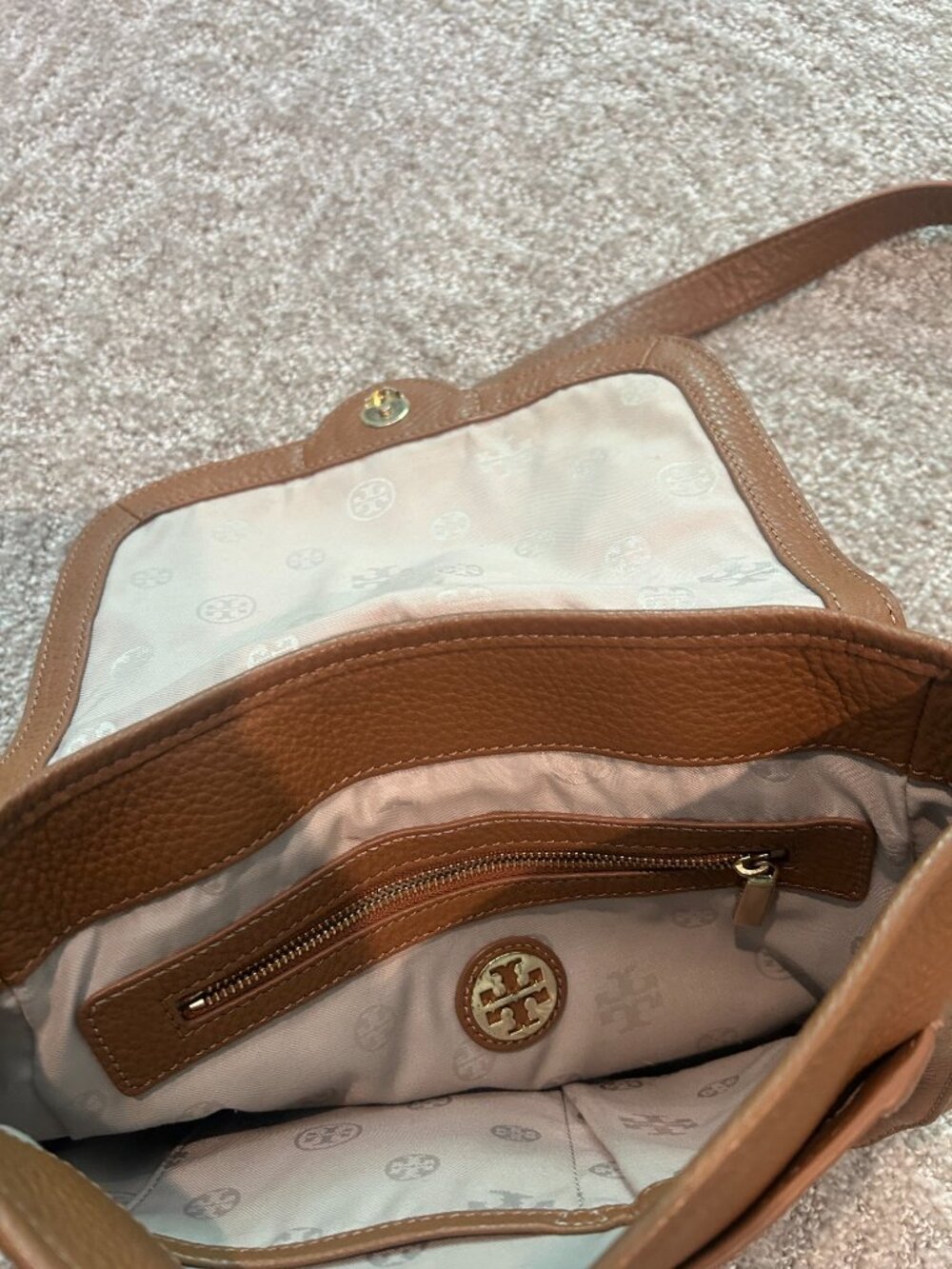 Tory Burch Cross Body Bag - Picture 5 of 5